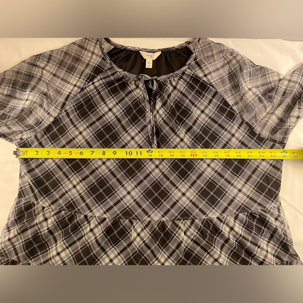 Terra & Sky Mesh Tiered Peasant Blouse Plus Size 1X Black & White Plaid - Picture 9 of 14